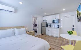 Palm Springs Studio Apartment